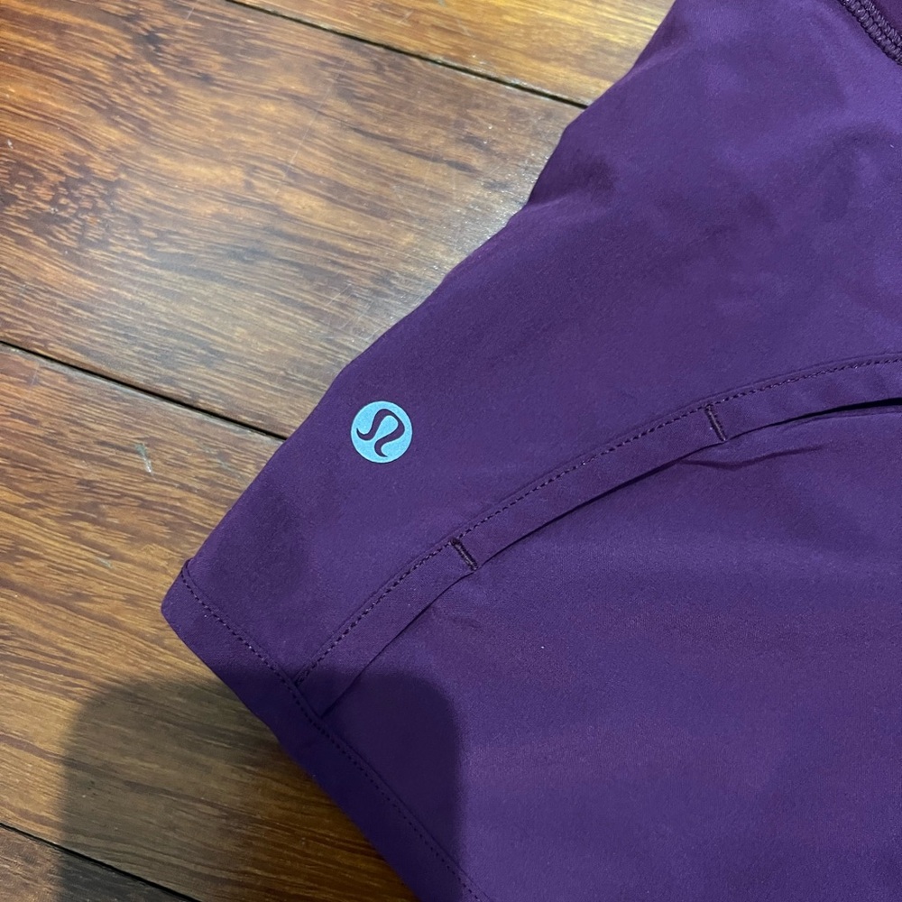 Lululemon Run Times Short Marvel Sz. 6 - Picture 5 of 6